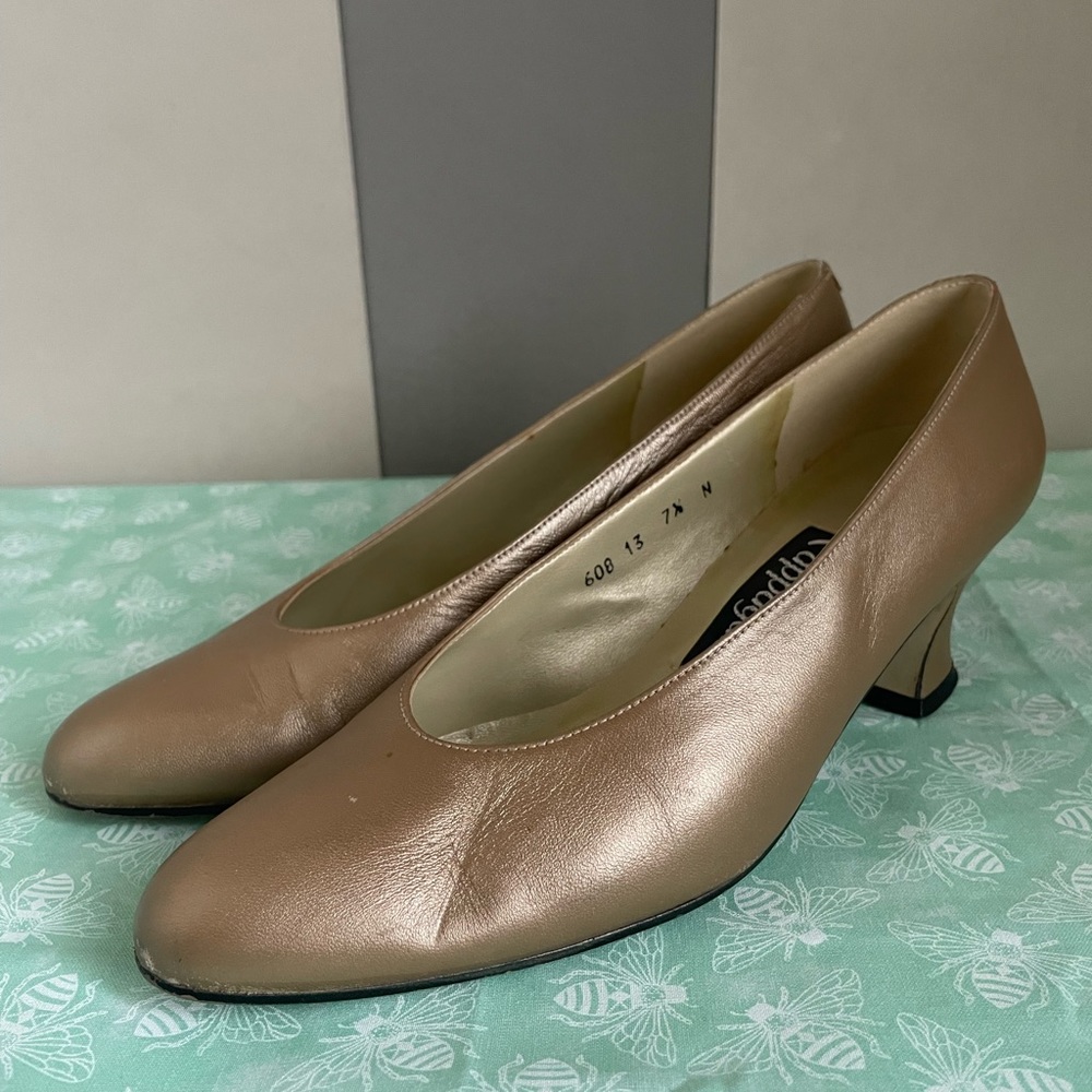 Champagne metallic 80’s Heels